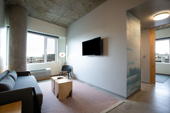 Room 44 of 72