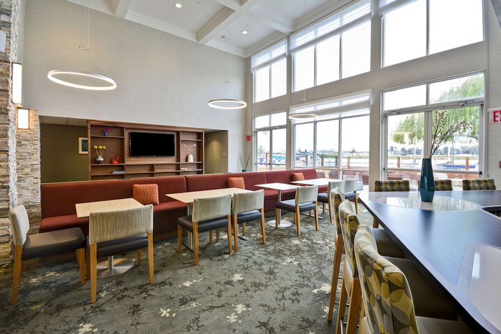 Homewood Suites by Hilton Oakland-Waterfront