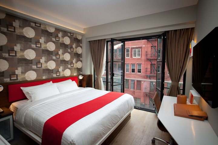 Room 28 of 43