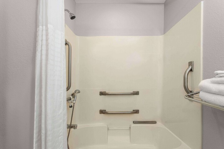 Microtel Inn & Suites by Wyndham Panama City