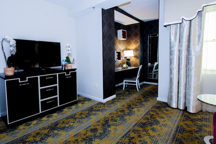 Room 65 of 99