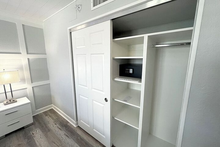 Room 27 of 107