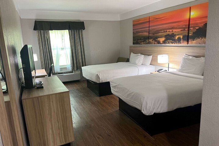 Room 15 of 33