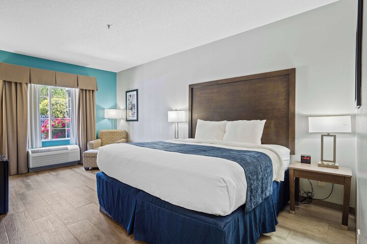 Blue Water Inn & Suites BW Signature Collection