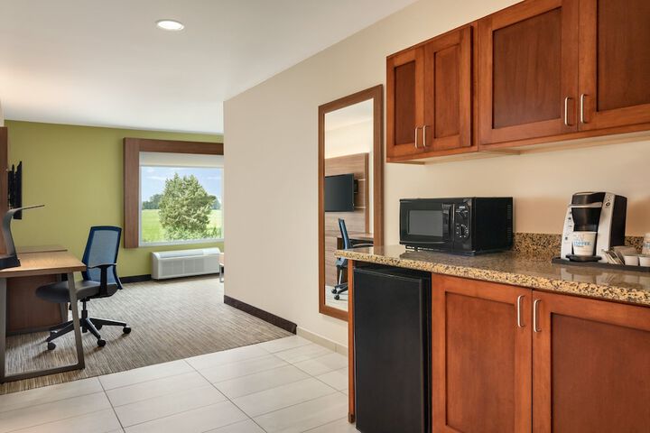 Holiday Inn Express Inn & Suites Searcy by IHG