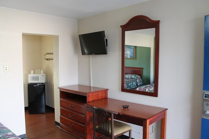 Room 25 of 42