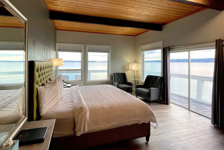 Room 15 of 113
