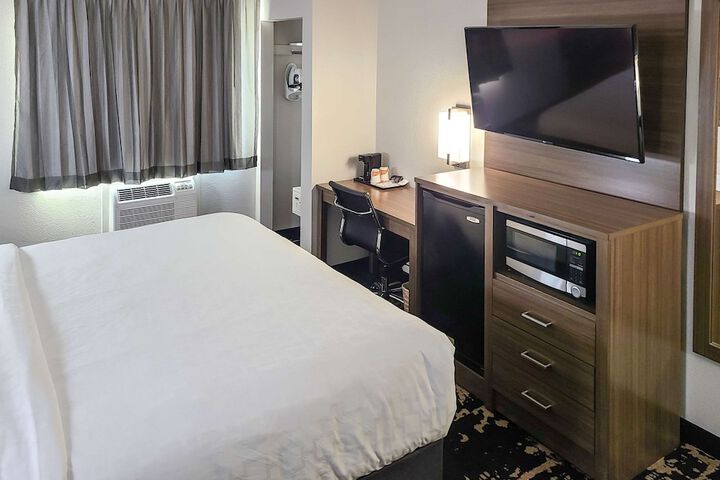 Room 20 of 42