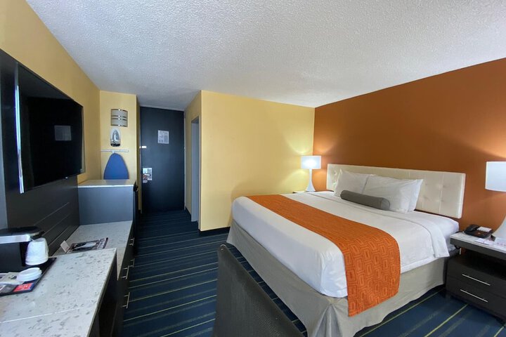 Room 7 of 28