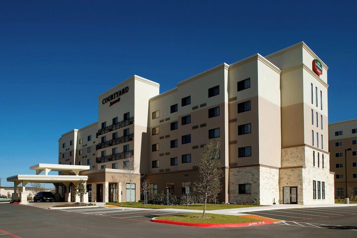 Hotel 2 of 32