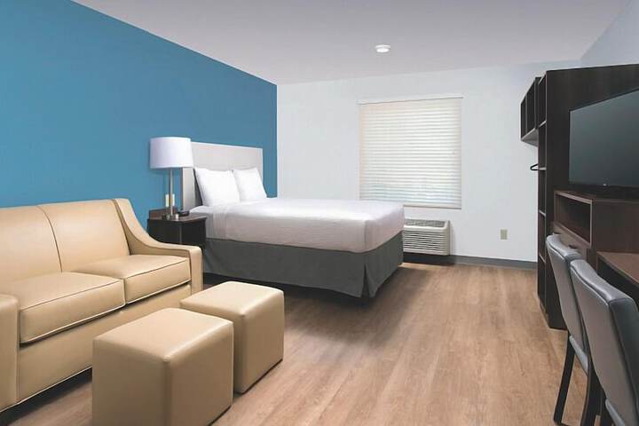 Room 6 of 7