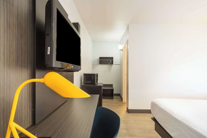 Room 27 of 36