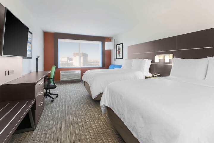 Room 32 of 48