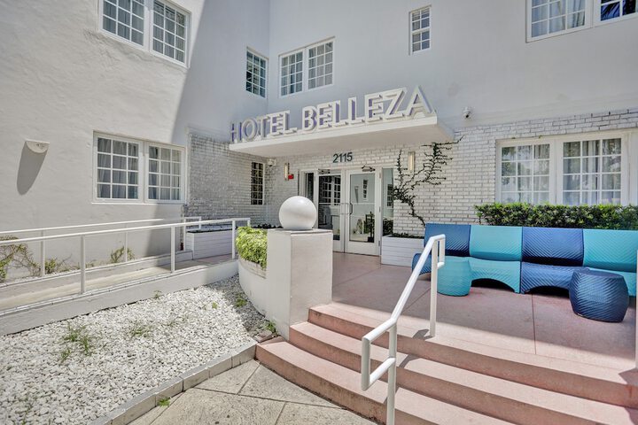 Hotel 2 of 167