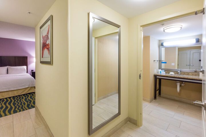 Room 25 of 52