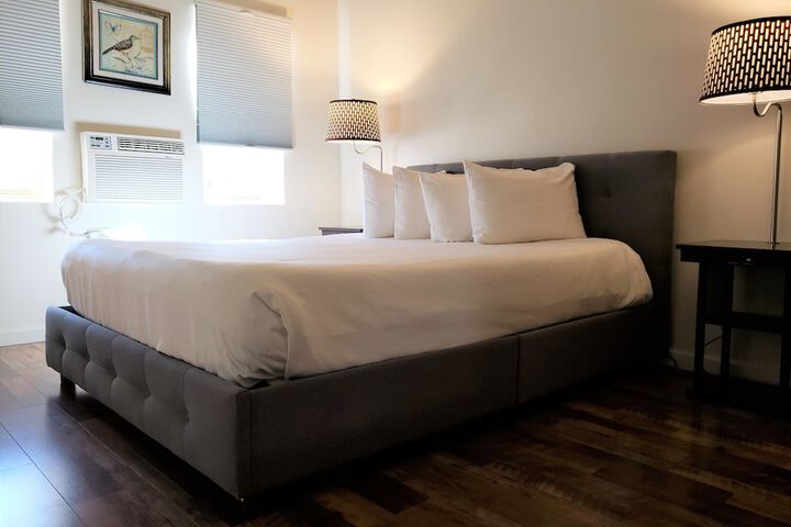 Room 13 of 38