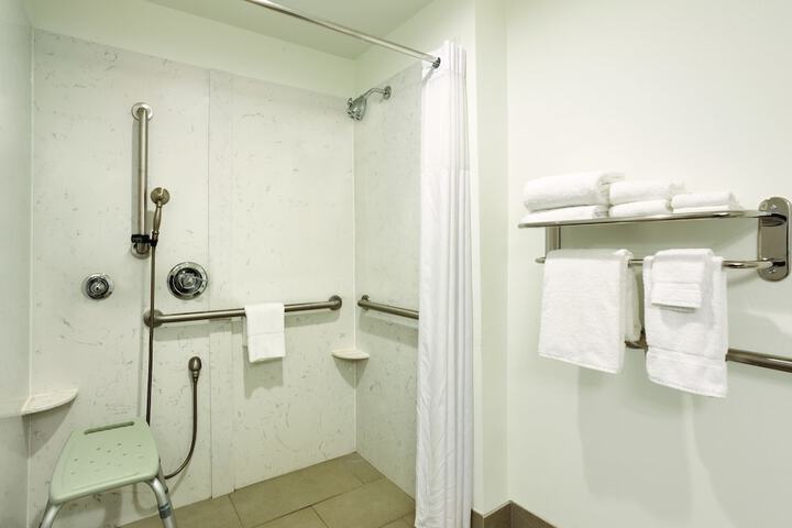 Room 6 of 19