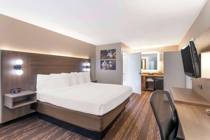 Room 29 of 54