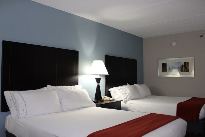 Holiday Inn Express Forsyth by IHG