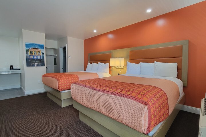 Room 10 of 30