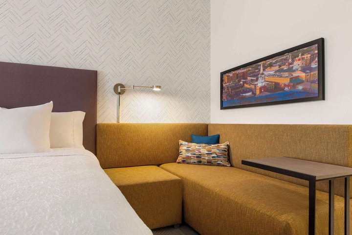 Room 16 of 39
