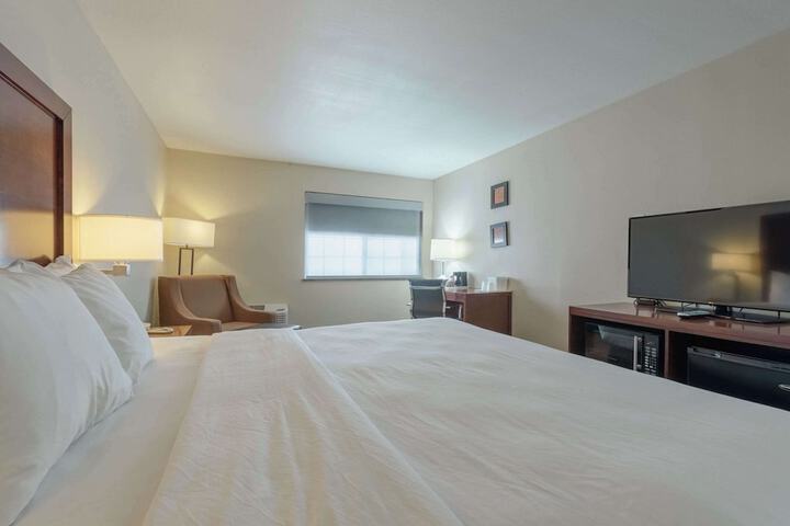 Room 40 of 132