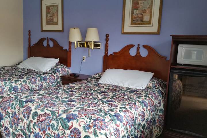 Room 7 of 18