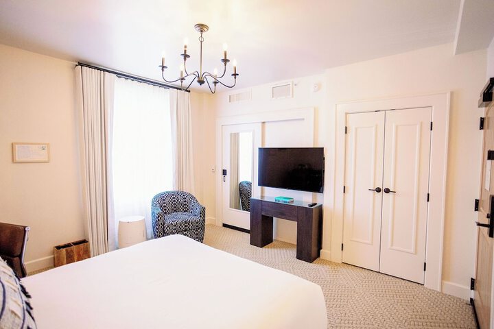Room 38 of 72