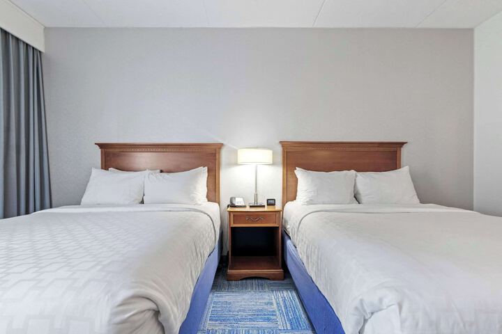 Room 43 of 62