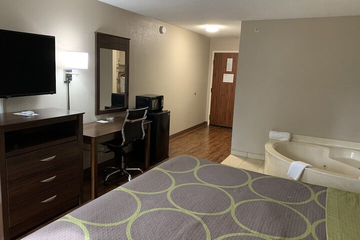 Room 13 of 39