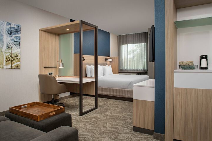 Room 42 of 81