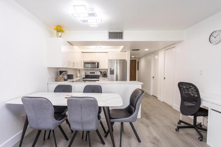 Bass & Sun Condominium 2 / 2 Bedroom