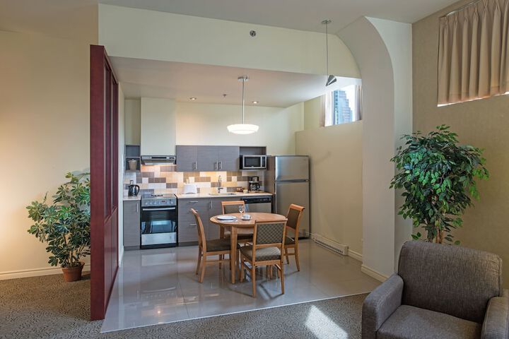 Le Square Phillips Hotel & Suites