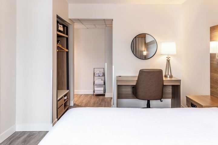 Room 82 of 157