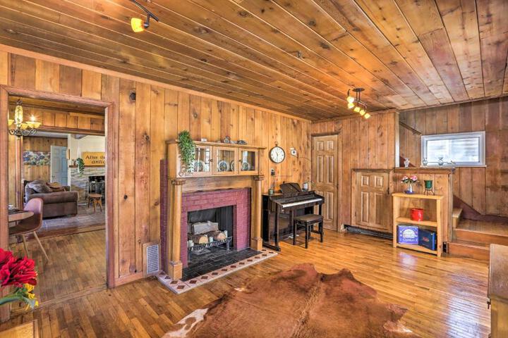 Lake Cabin w / King Bed Foodie Kitchen, & Views