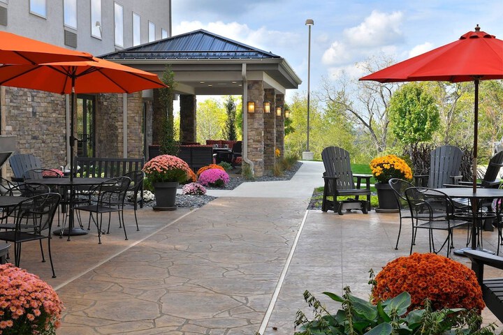 Hotel Exterior 59 of 65