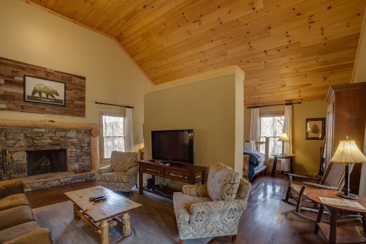 Dancing Bear Lodge