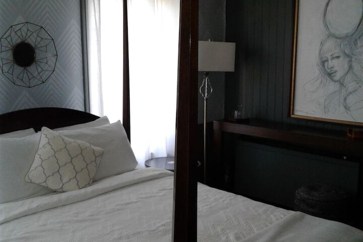Room 5 of 42