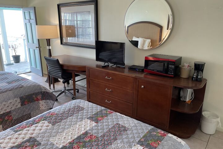 Room 12 of 19