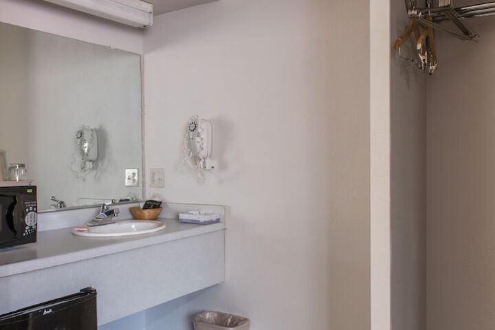 Room 12 of 29