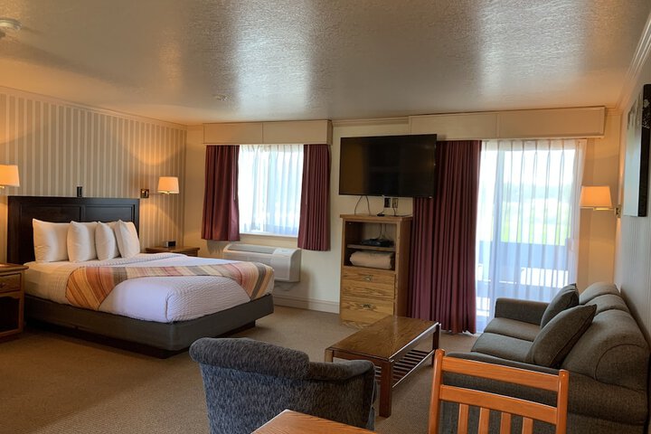 Coachman Inn & Suites