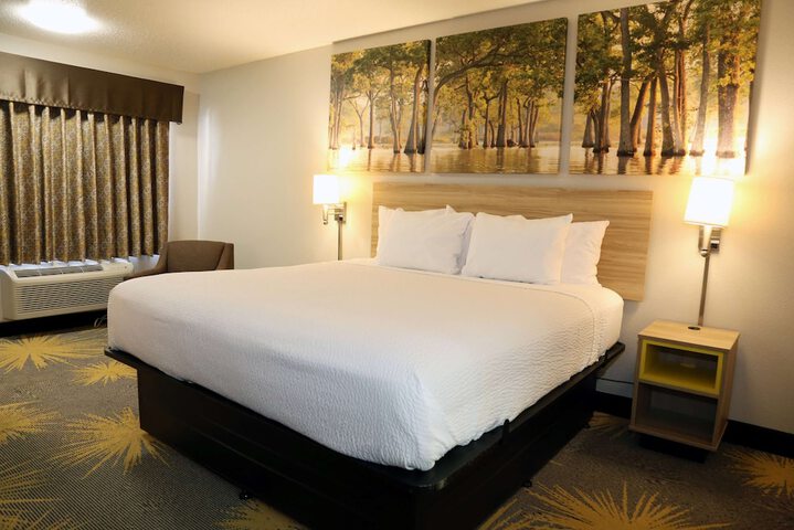 Days Inn by Wyndham Monroe LA
