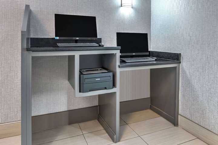 La Quinta Inn & Suites by Wyndham Weatherford