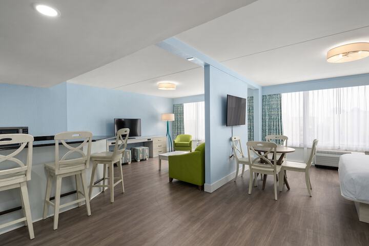 Room 14 of 50
