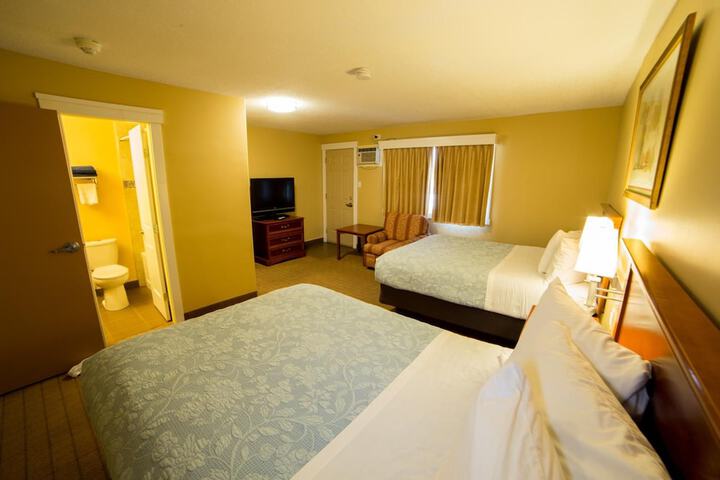 Room 13 of 18