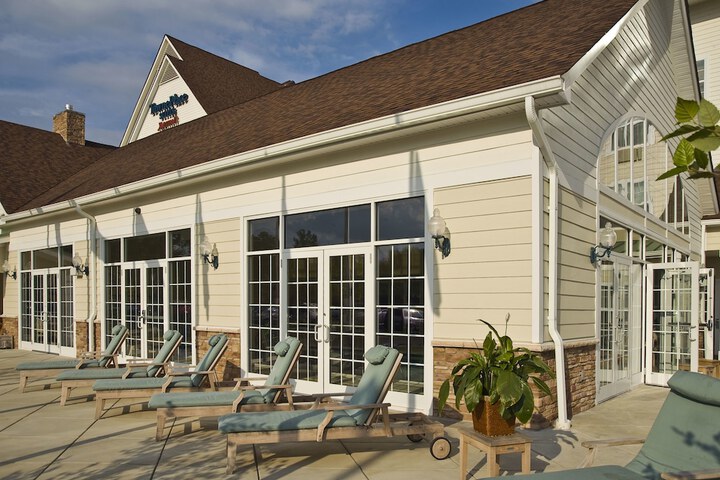 Sundeck 34 of 36