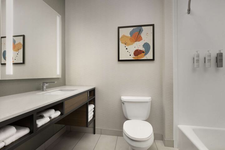 Room 15 of 34