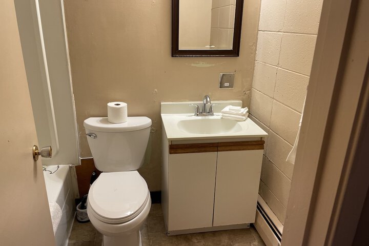 Room 27 of 47