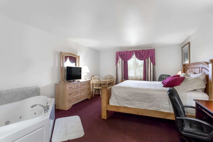 Room 9 of 38