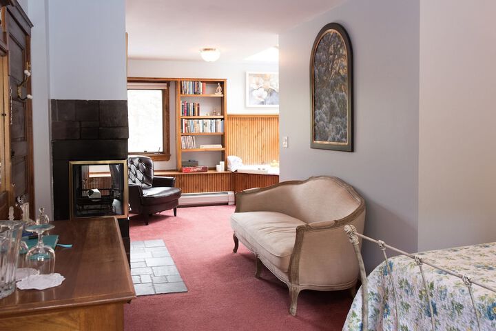 Room 84 of 144
